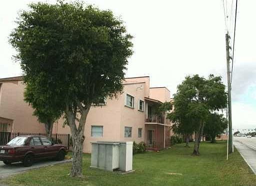 2nd image of 9520 SW 8th St APT 217