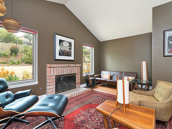 2nd image of 781 Applewilde Dr