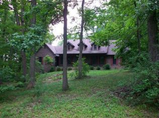 500 Hensley Hills Dr, Vienna, IL 62995