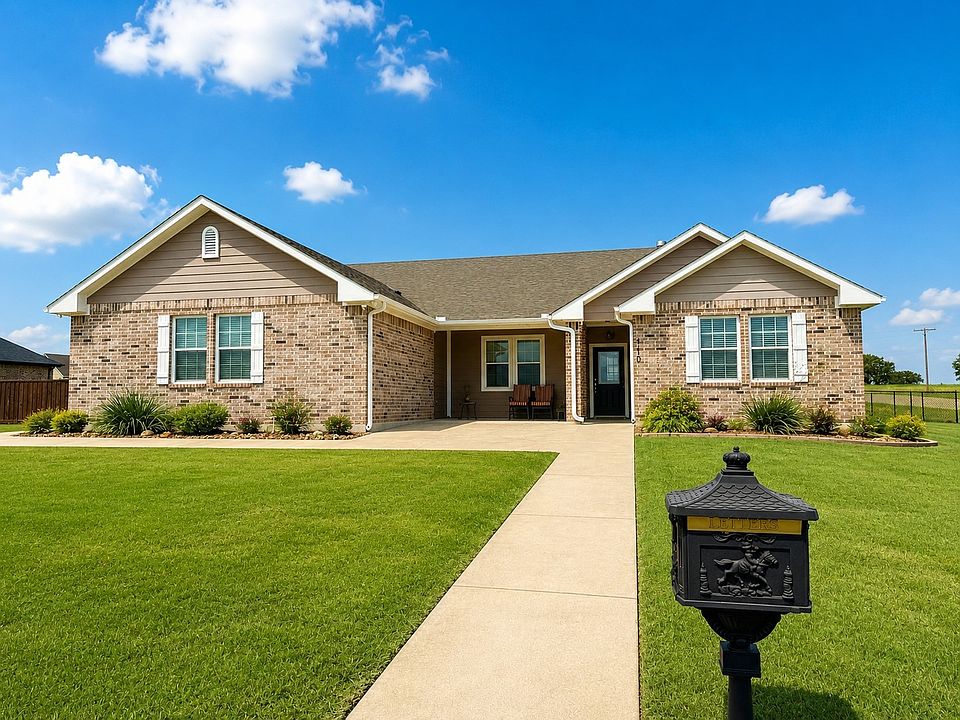 1st image of 110 Centerhill Dr