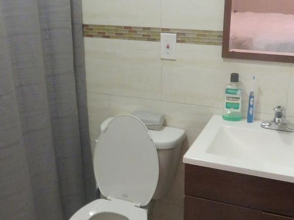 4th image of 1655 Allerton Ave #1