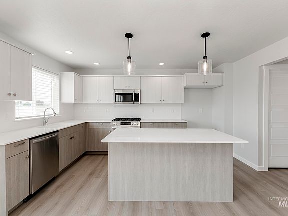 5th image of 907 E Perjue Basin Dr