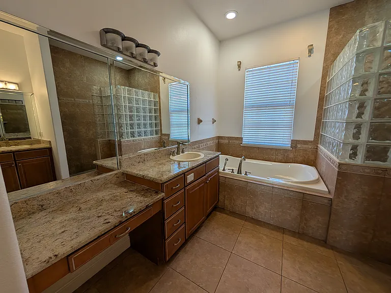 7436 Islander Ln — Photo 21