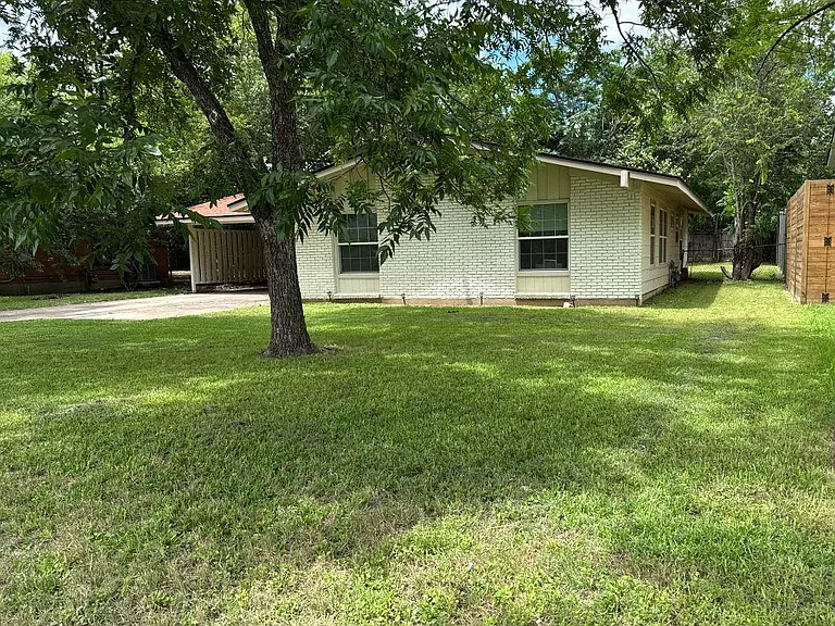 1206 Dwyce Dr — Photo 1
