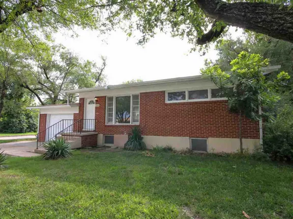 2208 S Glenn Ave, Wichita, KS 67213