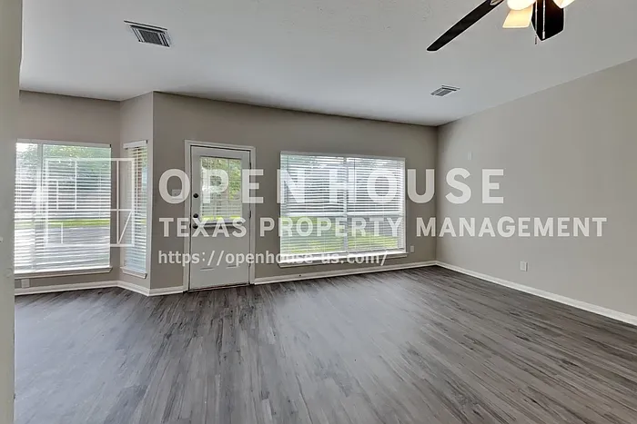 823 Portsmouth Dr — Photo 6