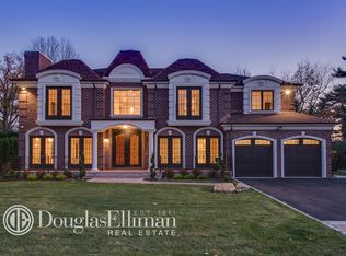 48 Arbor Ln, Roslyn Heights, NY 11577