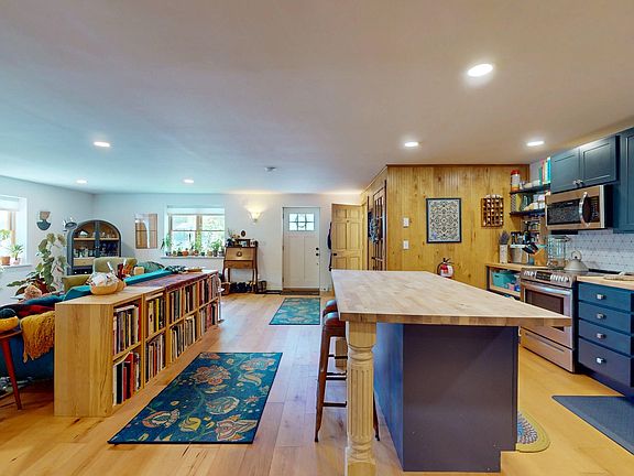 3rd image of 25 Union Street #2