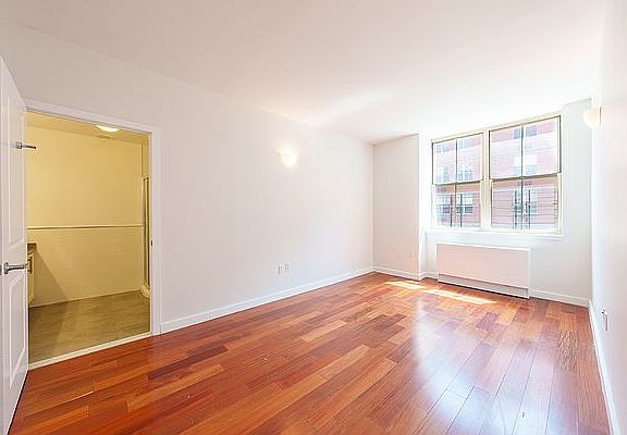 5th image of 313 W 119th St #3C