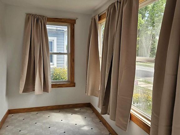 4th image of 304 N MAPLE AVENUE