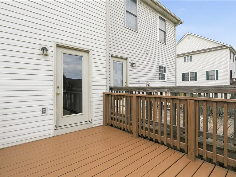 32 Mabel Ln — Photo 33