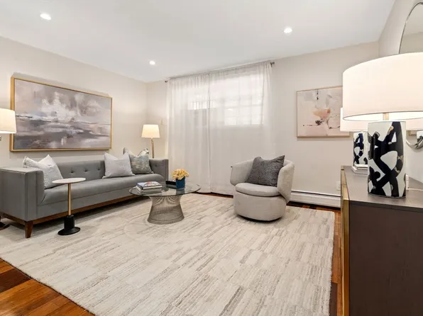 804 Centre St APT 8, Jamaica Plain, MA 02130