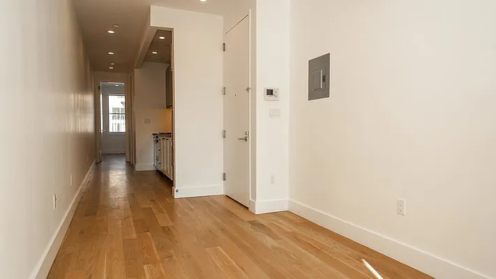 Rented by Nooklyn NYC LLC | media 19