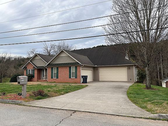 2nd image of 1031 Hickory View Dr