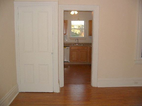 Dining to Kitchen