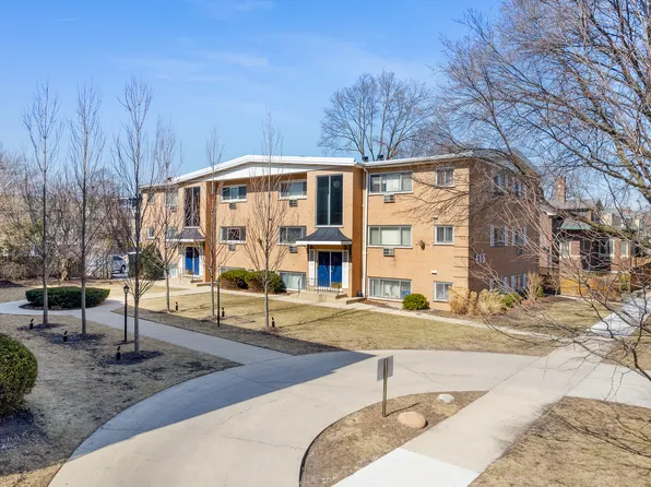 407 S Wesley Ave #3, Oak Park, IL 60302