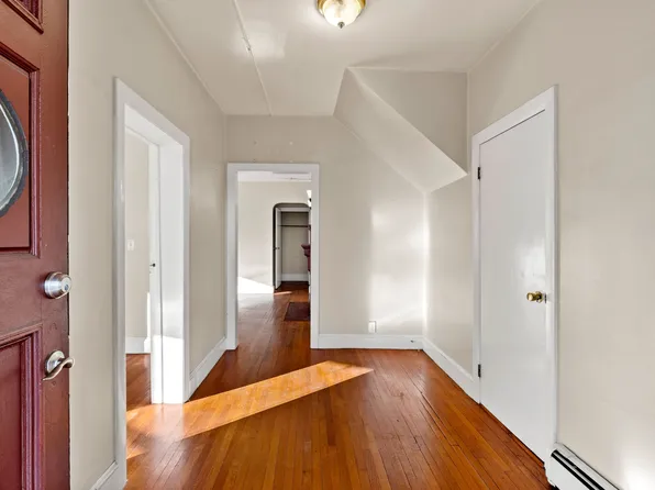 292 Ames St, Lawrence, MA 01841