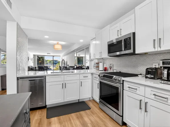 2701 Village Boulevard #303, West Palm Beach, FL 33409