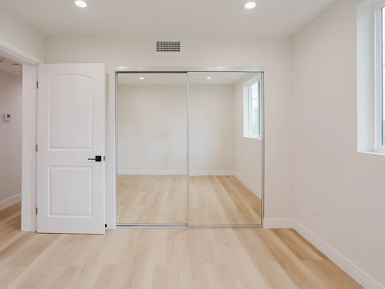 8915 Wakefield Ave — Photo 10