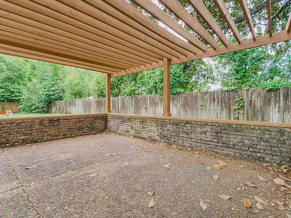 3rd image of 2675 Tambridge Cir