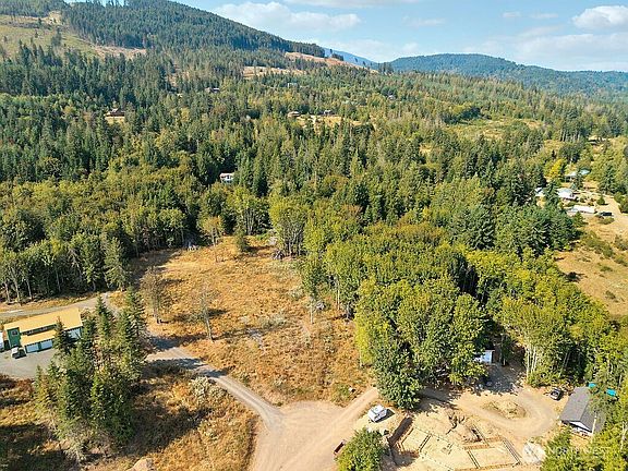 4th image of 437 Black Bear Trail