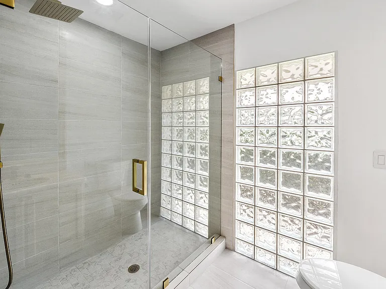 3185 Saint James Dr — Photo 20