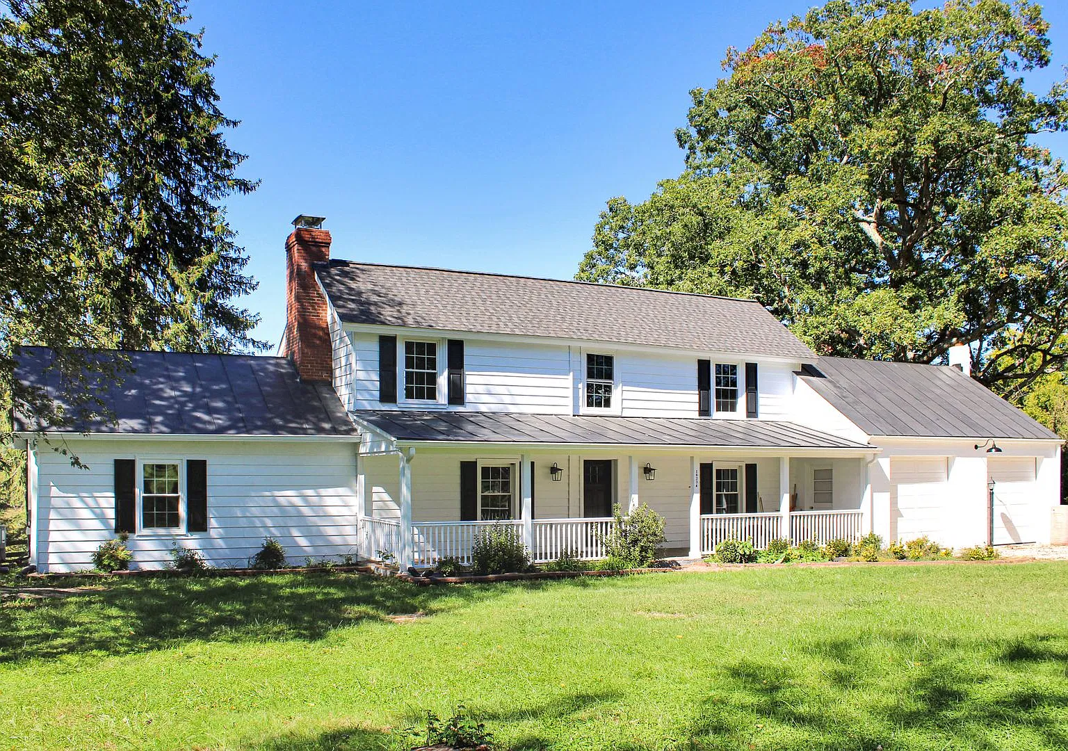 Fully renovated historic farmhouse — Photo 1