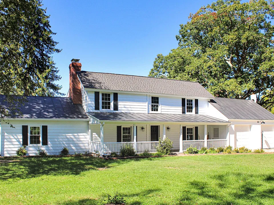 18234 Lovers Ln