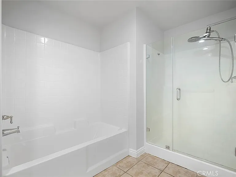 6800 Corbin Ave — Photo 20