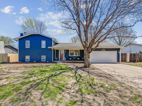 1638 Pin Oak Ct, Rose Hill, KS 67133