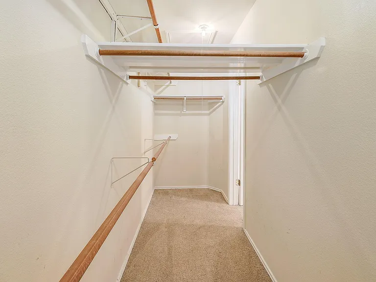 9401 Caracas Dr — Photo 17