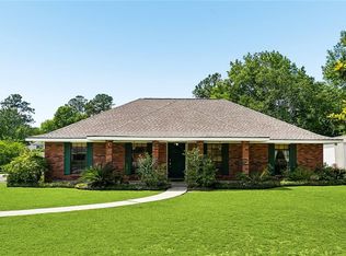 912 Beau Chene Dr, Mandeville, LA 70471