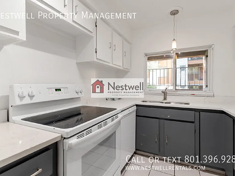 2422 S Elizabeth St #2 — Photo 6