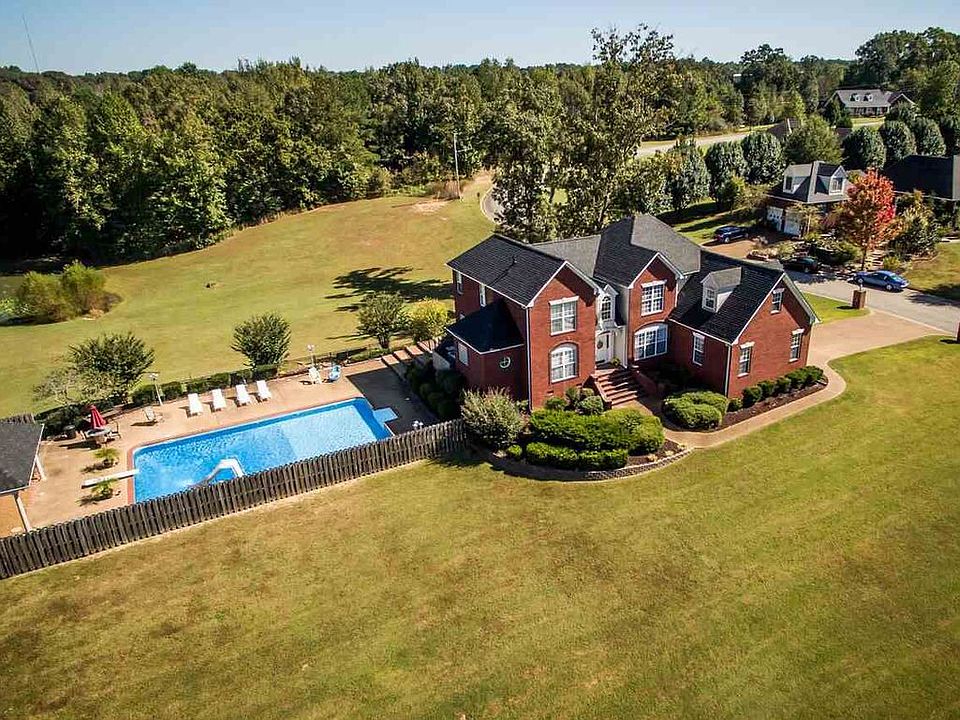 1st image of 320 Fern Creek Dr