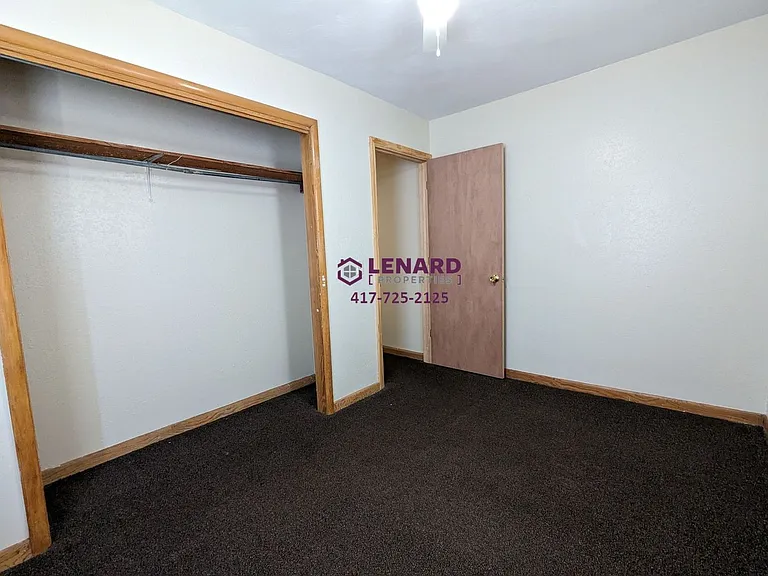 723 E College St — Photo 14