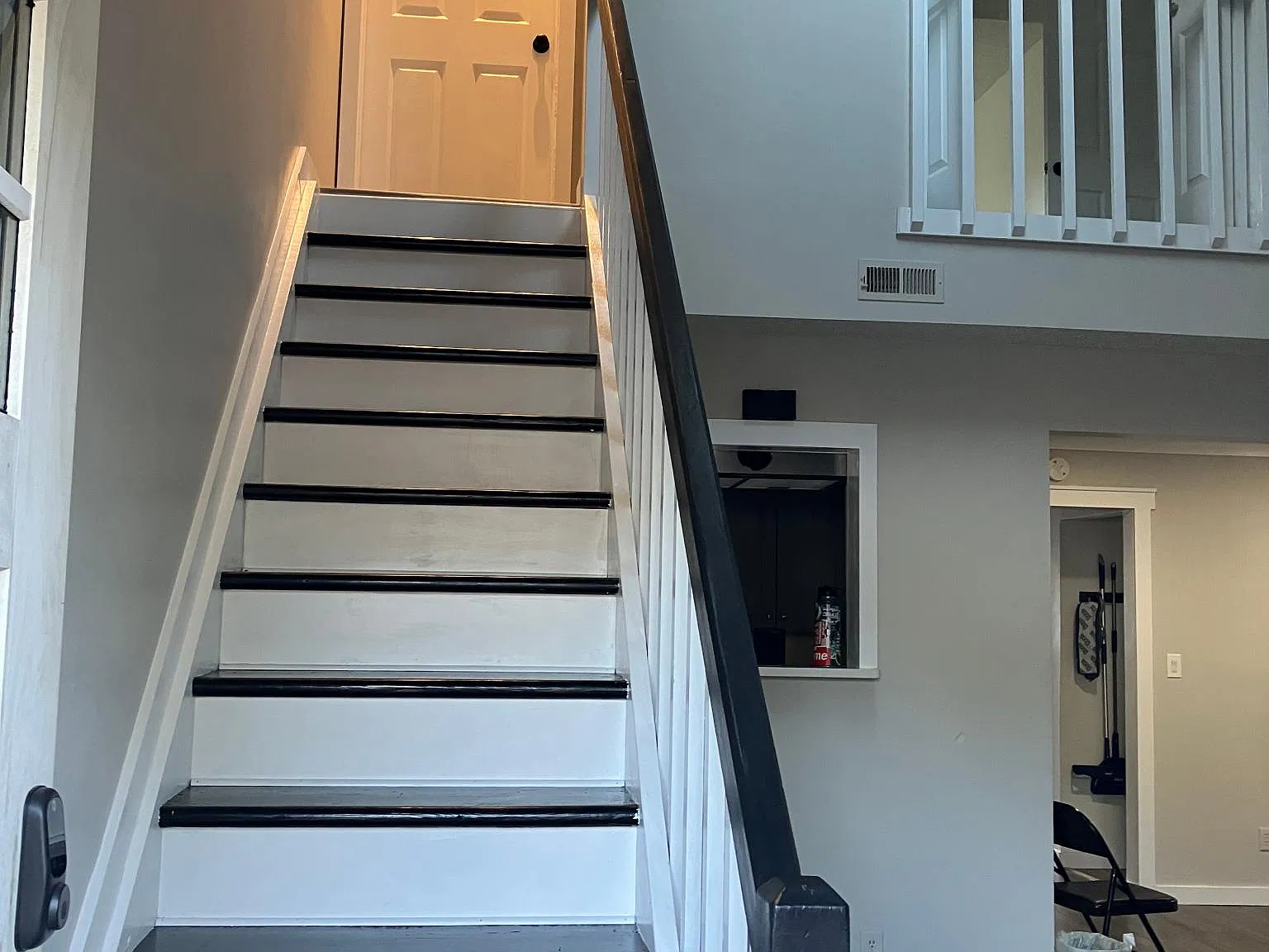 2 bed, 1084 sqft, $1,750 — Photo 4