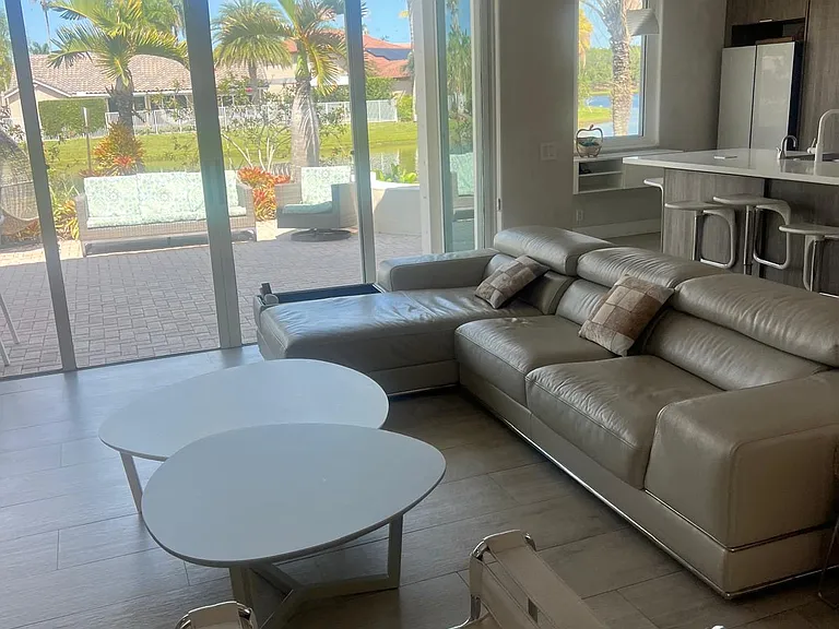 1130 Spyglass — Photo 4