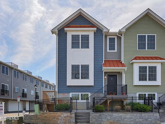 2nd image of 333 1st St #8