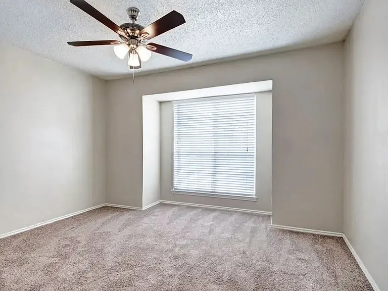 Quail Crossing Apartments — Photo 15
