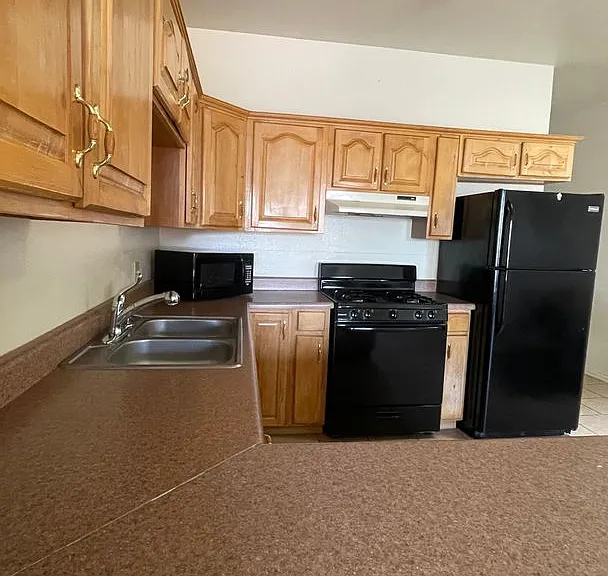430 N Christine Ave — Photo 9