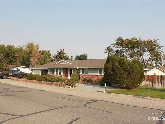 4th image of 8 Fairway Dr
