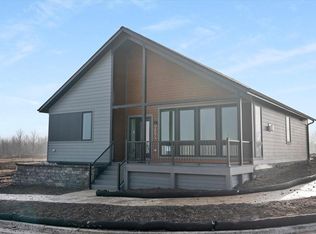 9457 S Cypress Pl, Oak Creek, WI 53154