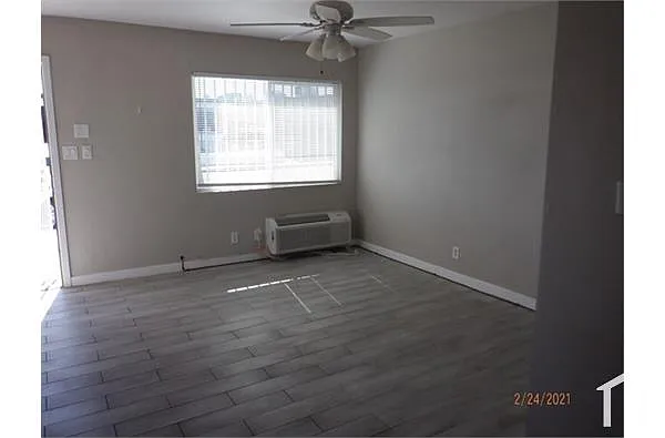 Building Photo - 2405 Sunrise Ave #2