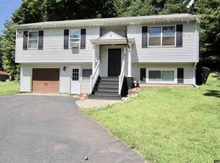 6 Carlson Way, West Sand Lake, NY 12196