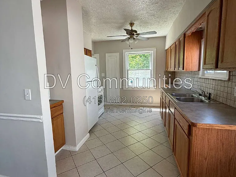 9110 Rosewood Ave — Photo 5