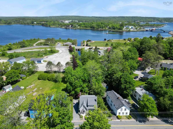 478 Main St, Queens, NS B0T 1P0