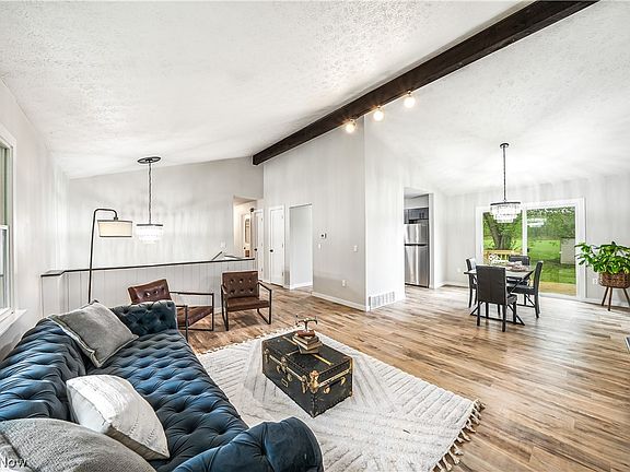 3rd image of 9564 Wolf Rd