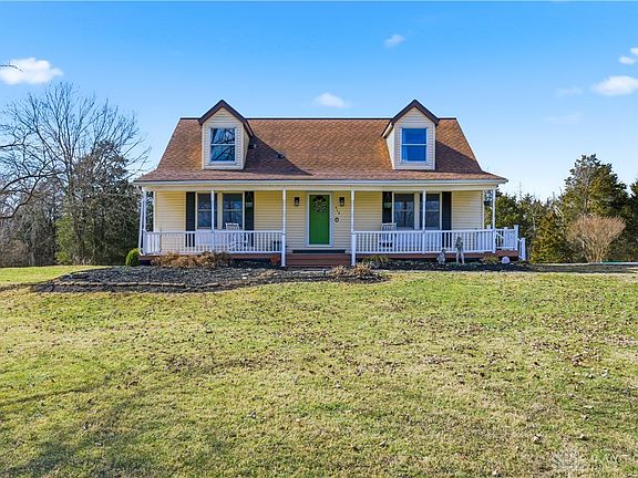 4th image of 414 S Webb Rd