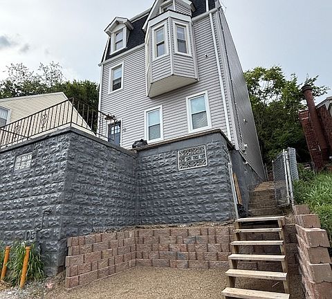 3rd image of 12 Joseph St
