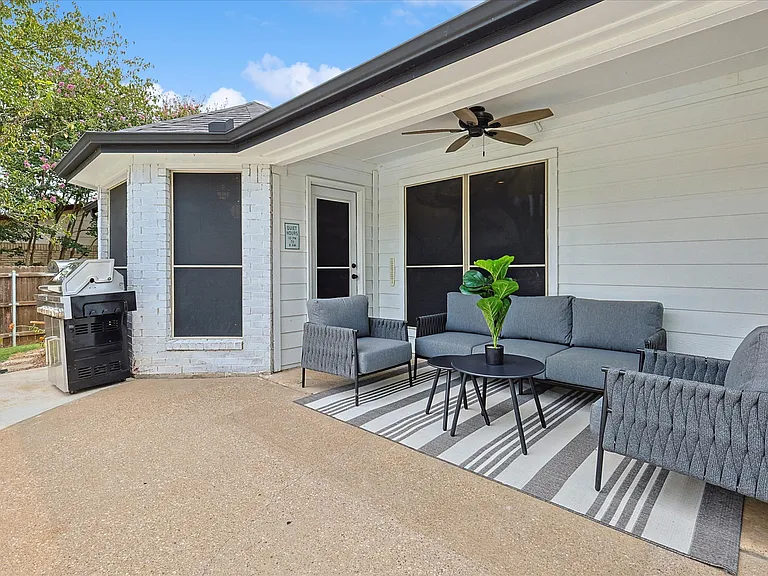 111 Creekview Dr W — Photo 31